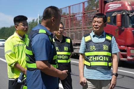 中原高速副總經(jīng)理劉強(qiáng)一行到航空港分公司調(diào)研指導(dǎo)工作.jpg